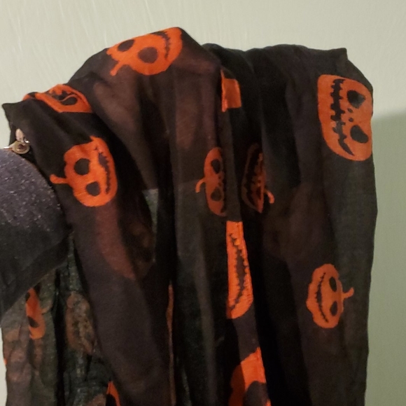 Mixed Infinity Scarves - Picture 5 of 6